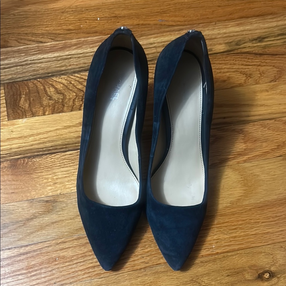 MICHAEL Michael Kors Navy Heels Classic Pumps
